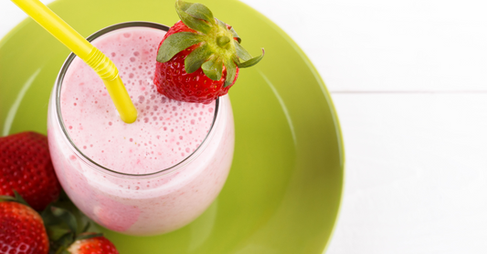 Strawberry Keto Cheesecake Shake 🍓